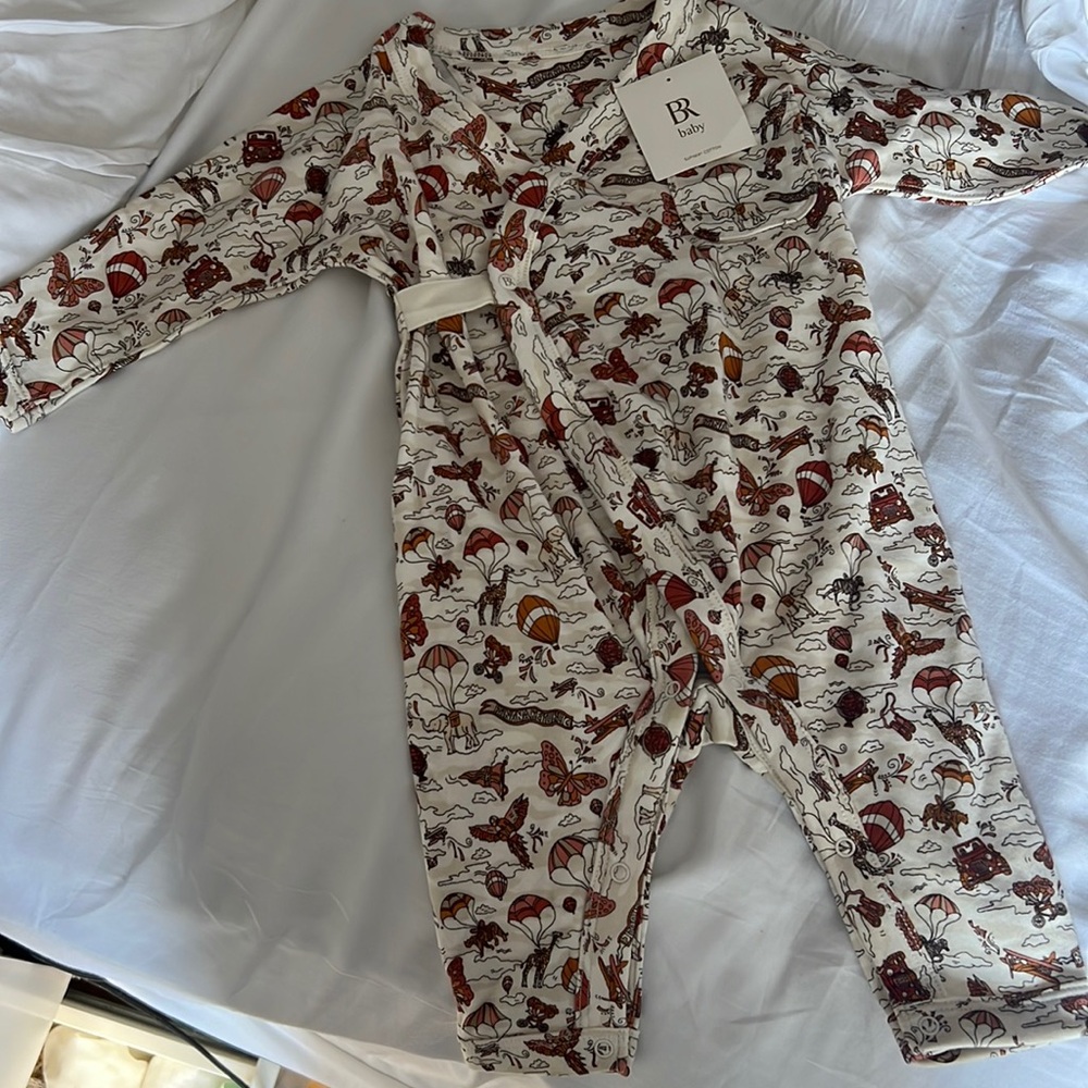 banana republic onesie with matching hat
